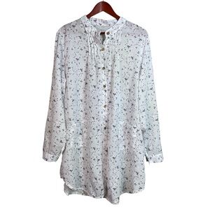 🚨LAST CHANCE White Floral Button Up Blouse